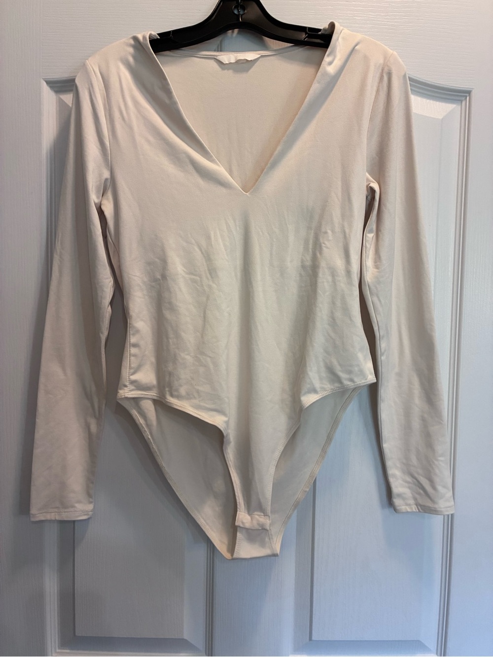 Women's Cream Long-Sleeve V-Neck Bodysuit H&M in Medium